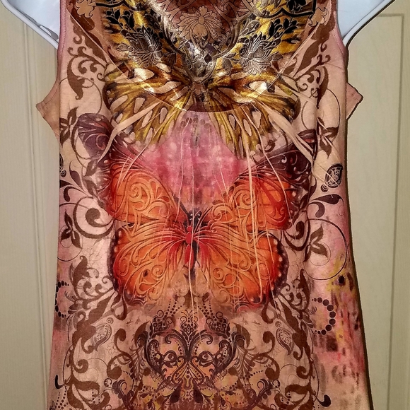 Dress tank top with butterfly in the background - Picture 2 of 3